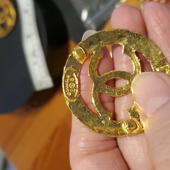 Chanel clip on earrings - Picture 4 of 5